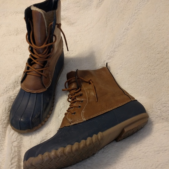 bare traps fabulous duck boot